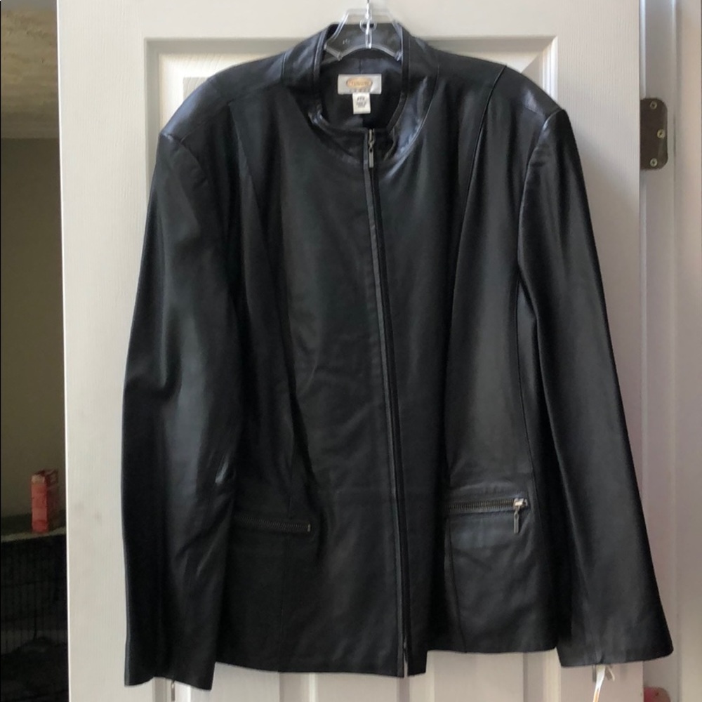 Women’s leather coat NWT